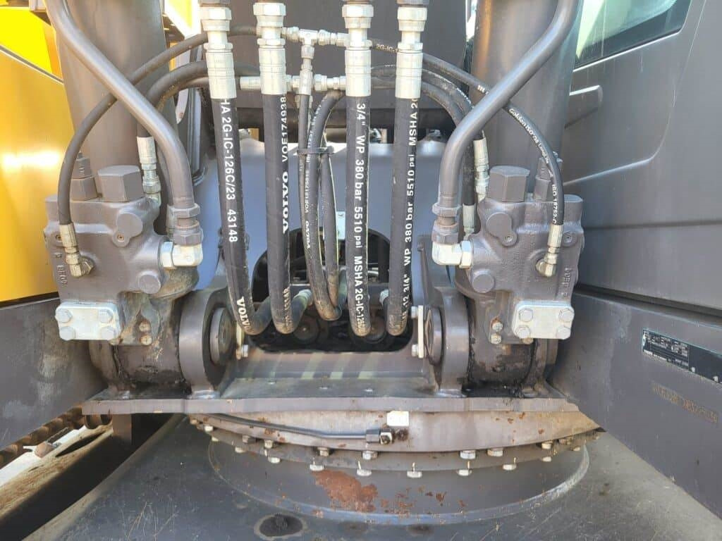 Volvo EC220EL - Pelle sur chenille: photos 5 Volvo EC220EL - Pelle sur chenille: photos 5