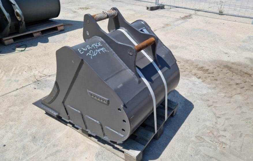 Volvo Tieflöffel mit Messer - Tractopelle: photos 3 Volvo Tieflöffel mit Messer - Tractopelle: photos 3