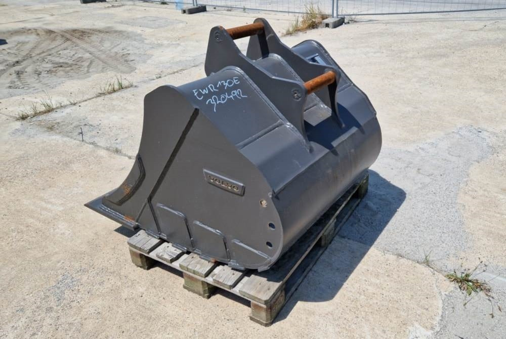 Volvo Tieflöffel mit Messer - Tractopelle: photos 3 Volvo Tieflöffel mit Messer - Tractopelle: photos 3