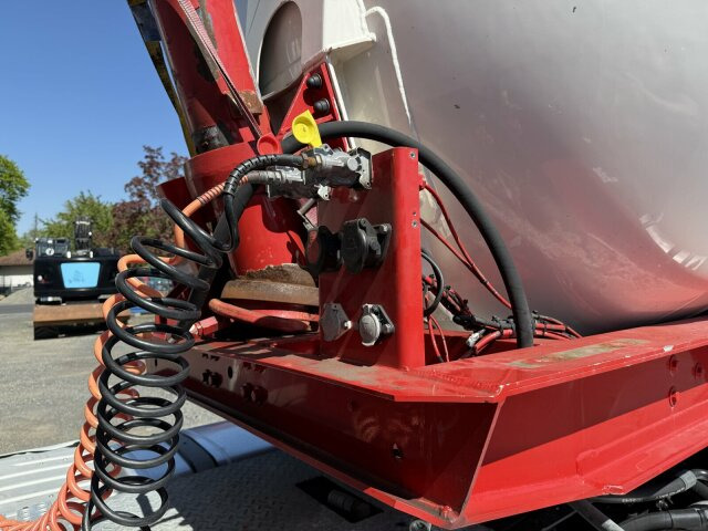 Feldbinder KIP 60.3 Silo 60.000 L 3 Achse ADR - Citerne pulvérulente: photos 3 Feldbinder KIP 60.3 Silo 60.000 L 3 Achse ADR - Citerne pulvérulente: photos 3