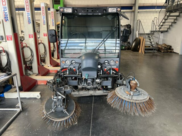 Balayeuse de voirie Hako Citymaster CM 2200 Kehrmaschine 2 m³: photos 8 Balayeuse de voirie Hako Citymaster CM 2200 Kehrmaschine 2 m³: photos 8