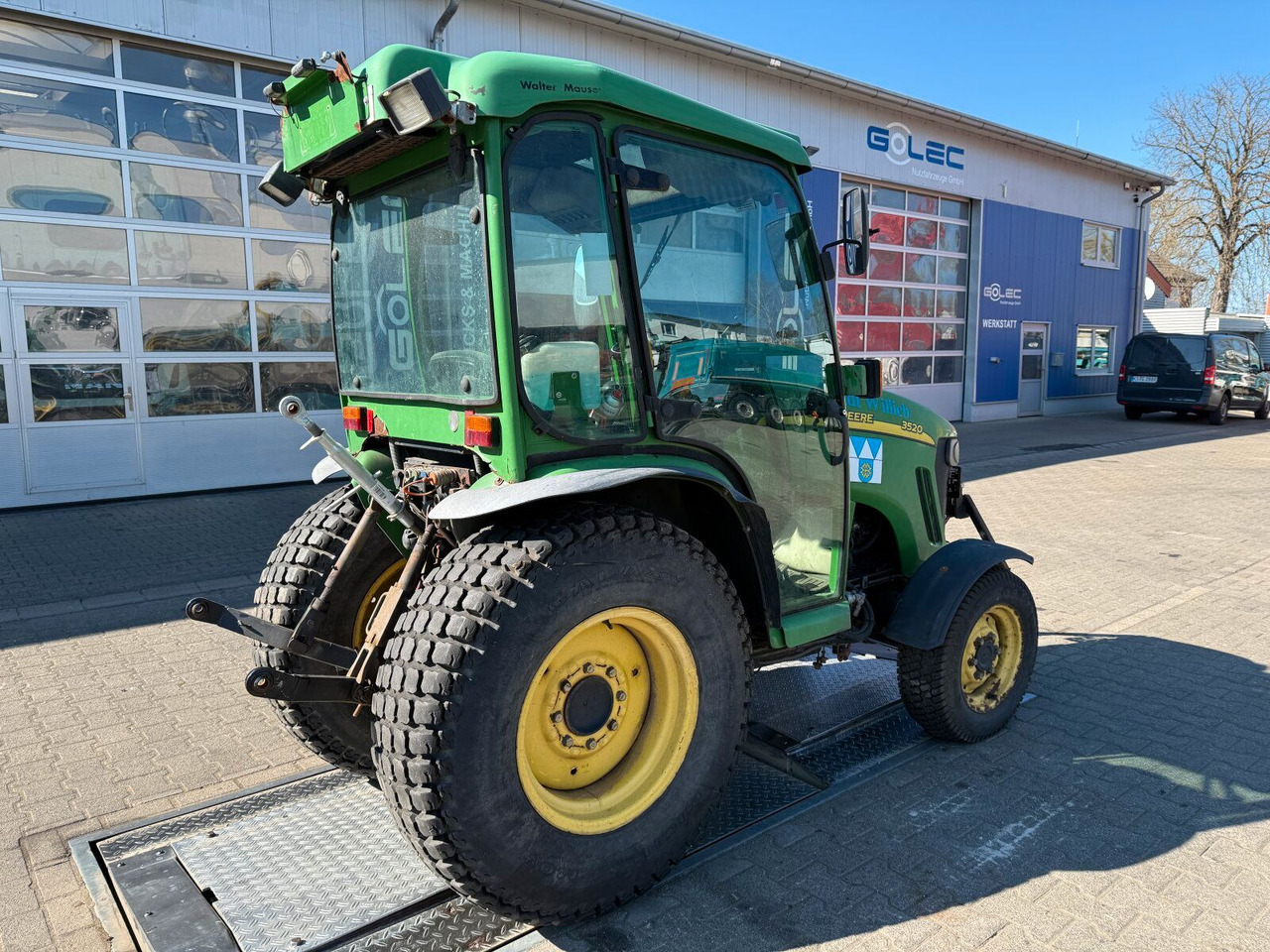 John Deere 3520 Kommunaltrak. Frontkraftheber Kuppeldreieck - Tracteur agricole: photos 3 John Deere 3520 Kommunaltrak. Frontkraftheber Kuppeldreieck - Tracteur agricole: photos 3