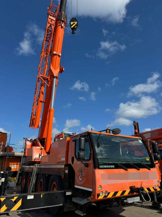 Liebherr LTM 1070-4.2 Autokran mit Spitze *TOP Zustand - Grue tout-terrain: photos 4 Liebherr LTM 1070-4.2 Autokran mit Spitze *TOP Zustand - Grue tout-terrain: photos 4