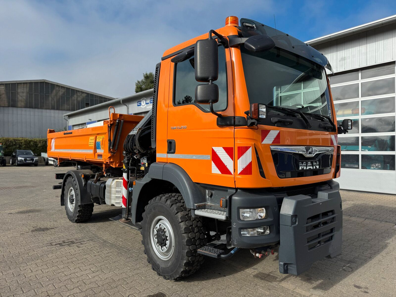 MAN TGM 13.250 4x4 Kipper Kran HIAB Winterd. - Camion grue: photos 1 MAN TGM 13.250 4x4 Kipper Kran HIAB Winterd. - Camion grue: photos 1