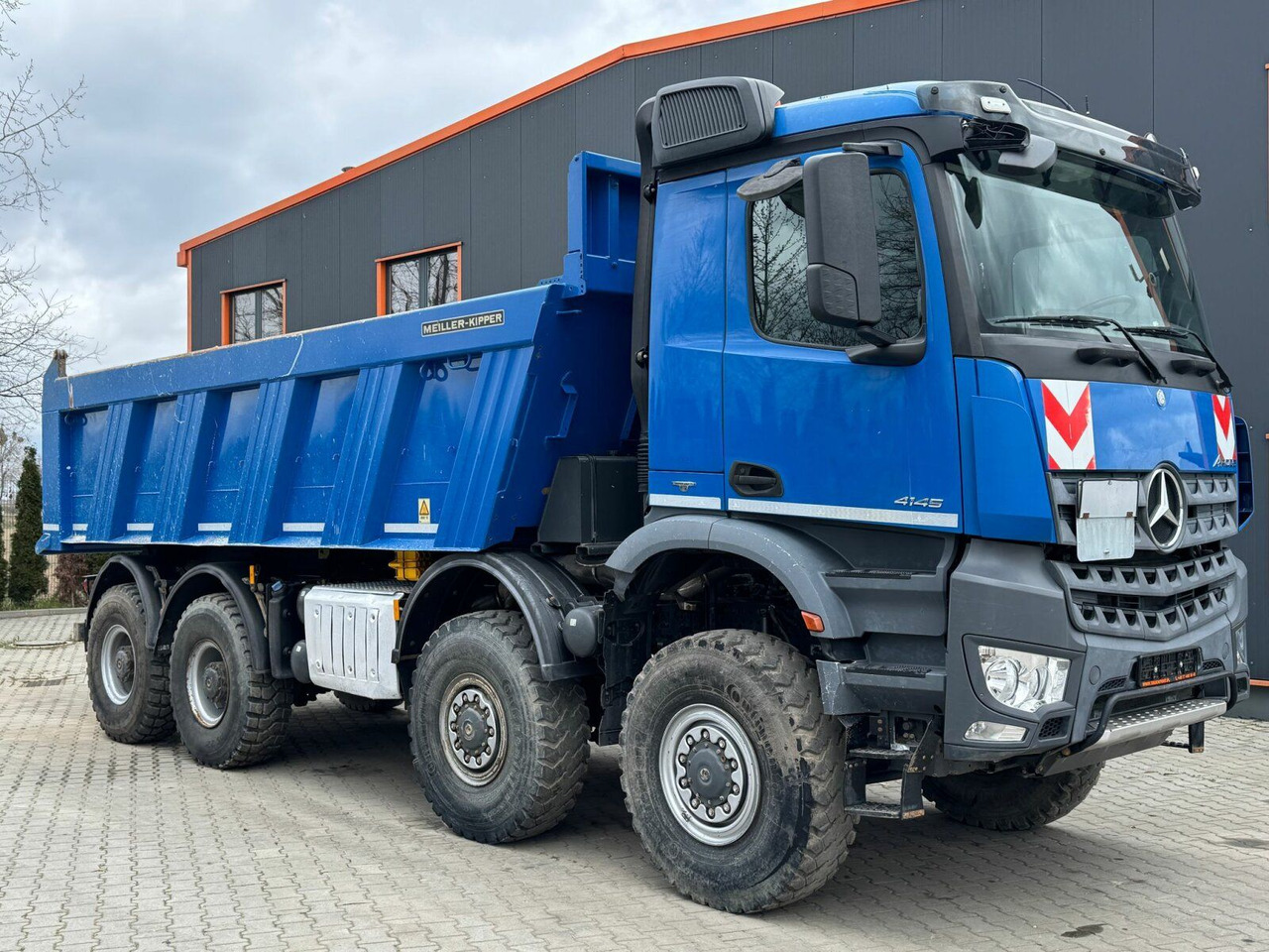 Mercedes-Benz AROCS 4145 8x8 EURO6 Muldenkipper TOP! - Camion benne: photos 1 Mercedes-Benz AROCS 4145 8x8 EURO6 Muldenkipper TOP! - Camion benne: photos 1