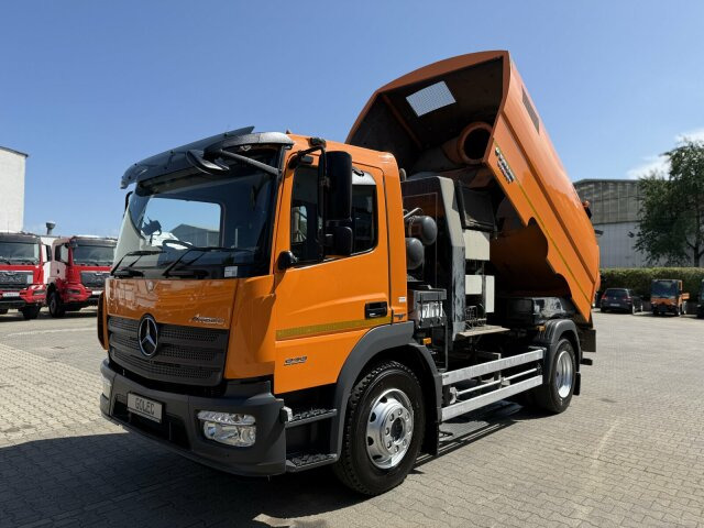Mercedes-Benz ATEGO 1323 4x2 Kehrmaschine FAUN Viajet 6R/H - Balayeuse de voirie: photos 5 Mercedes-Benz ATEGO 1323 4x2 Kehrmaschine FAUN Viajet 6R/H - Balayeuse de voirie: photos 5