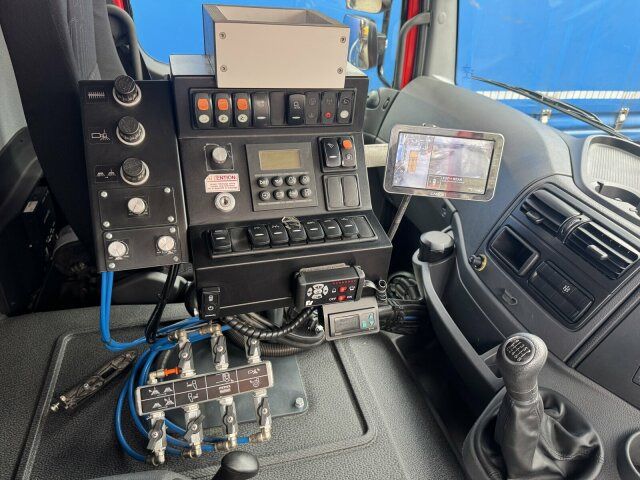 Mercedes-Benz Atego 1324 4x2 Kehrmaschine BROCK HD Anlage - Balayeuse de voirie: photos 5 Mercedes-Benz Atego 1324 4x2 Kehrmaschine BROCK HD Anlage - Balayeuse de voirie: photos 5