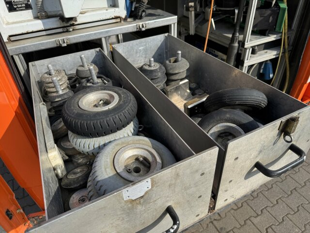 Mercedes-Benz Vario 614D TV Inspektionsanl RCA RAUSCH ELKA 600 - Camion vidangeur: photos 2 Mercedes-Benz Vario 614D TV Inspektionsanl RCA RAUSCH ELKA 600 - Camion vidangeur: photos 2