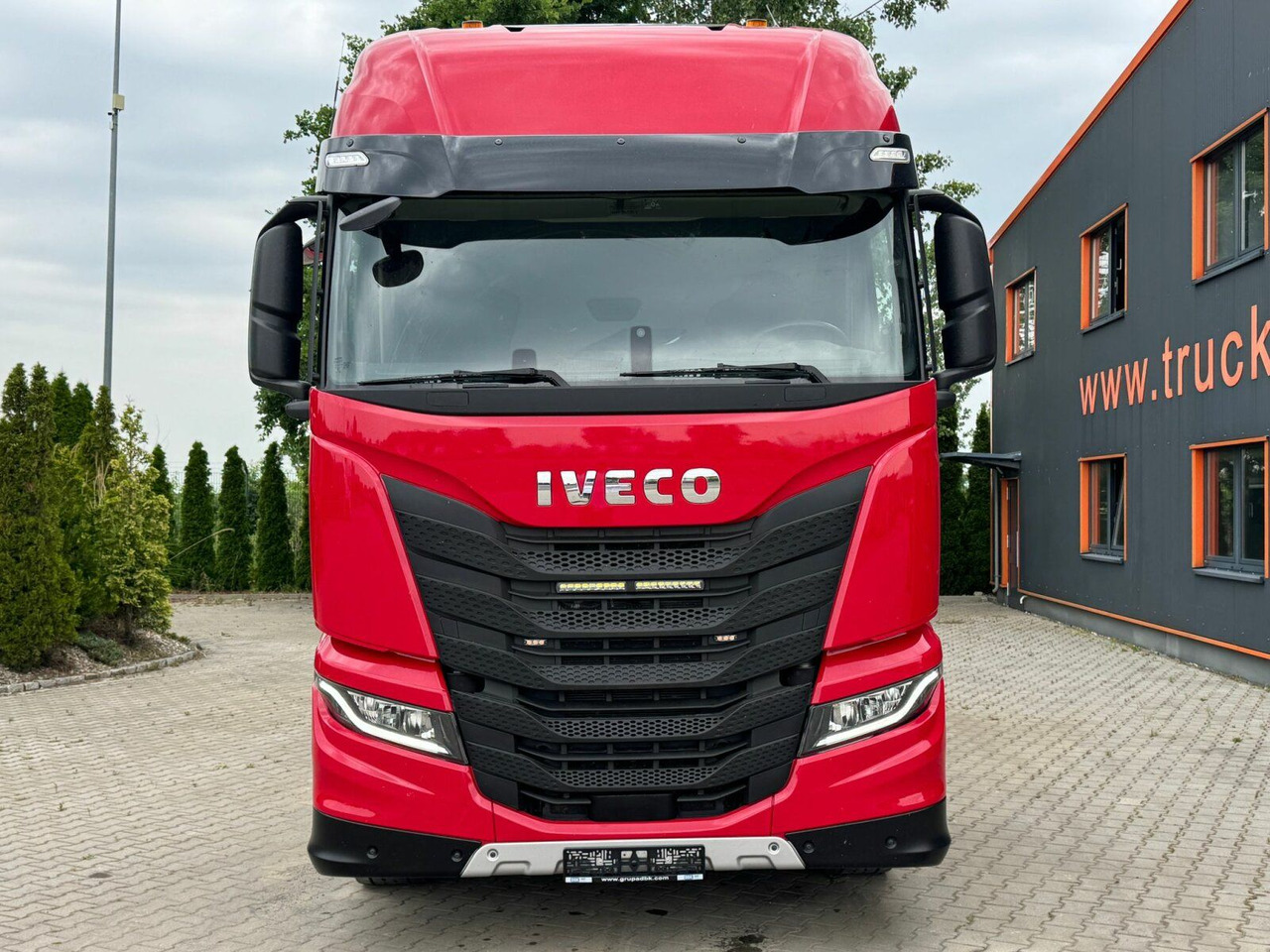 Iveco S-WAY 570 6x2 EURO6 BOOGIE Kipphydraulik - Tracteur routier: photos 3 Iveco S-WAY 570 6x2 EURO6 BOOGIE Kipphydraulik - Tracteur routier: photos 3
