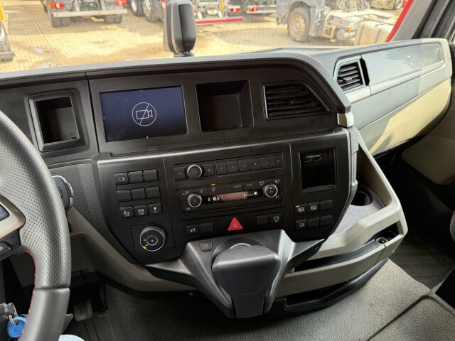 MAN TGS 18.520 4x4 SZM - Kipphyd. Blatt Luft Pritard - Tracteur routier: photos 3 MAN TGS 18.520 4x4 SZM - Kipphyd. Blatt Luft Pritard - Tracteur routier: photos 3