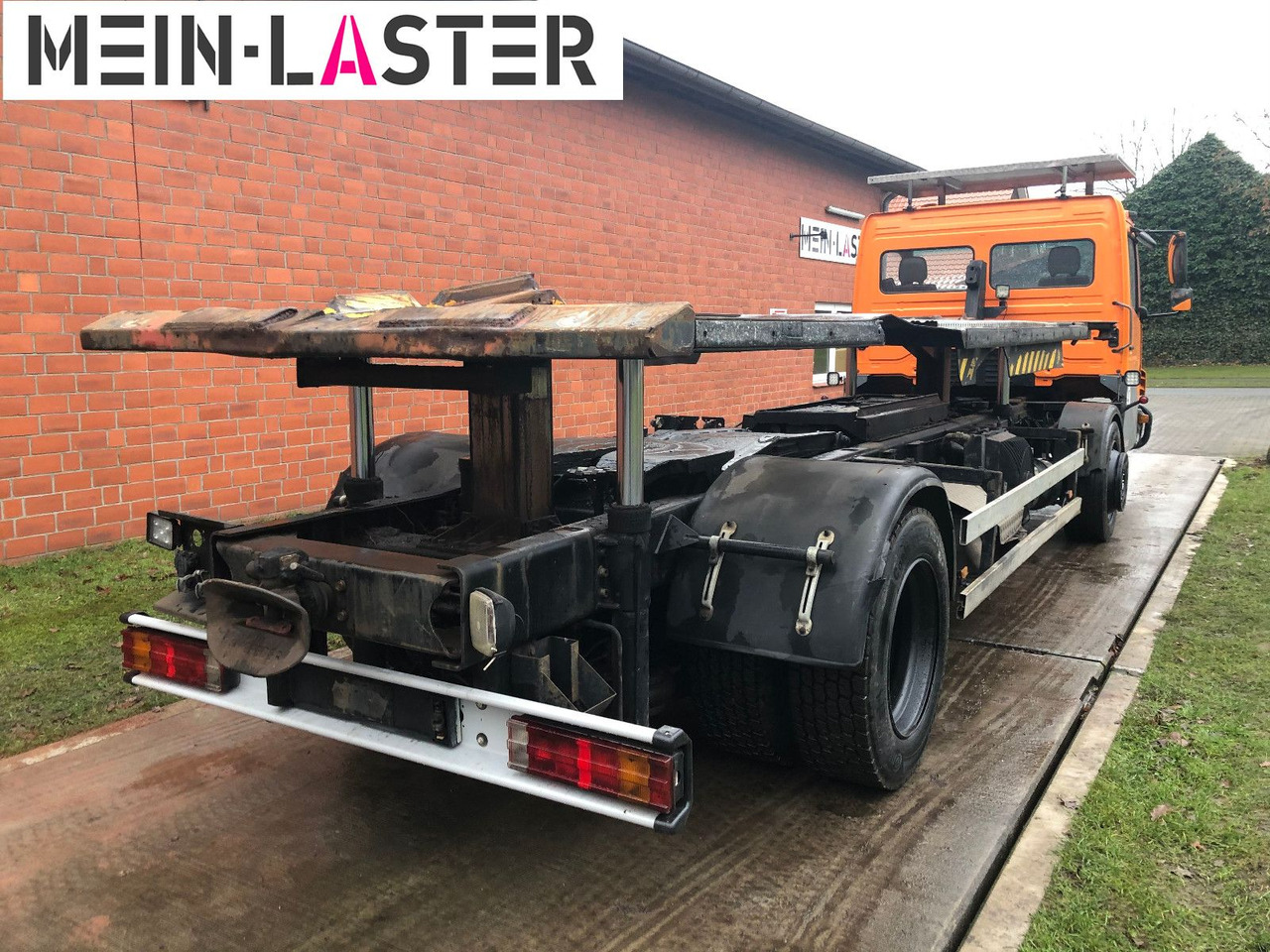 Mercedes-Benz Kamag Wiesel Umsetzter Sattelplatte - Camion porte-conteneur/ Caisse mobile: photos 3 Mercedes-Benz Kamag Wiesel Umsetzter Sattelplatte - Camion porte-conteneur/ Caisse mobile: photos 3