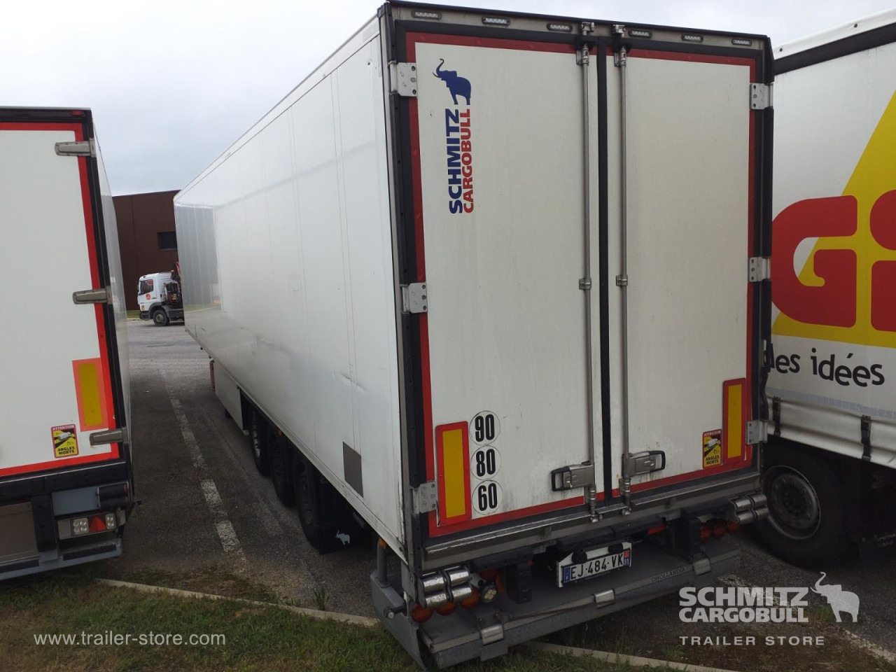 SCHMITZ Reefer Standard Taillift - Semi-remorque isothermique: photos 2 SCHMITZ Reefer Standard Taillift - Semi-remorque isothermique: photos 2