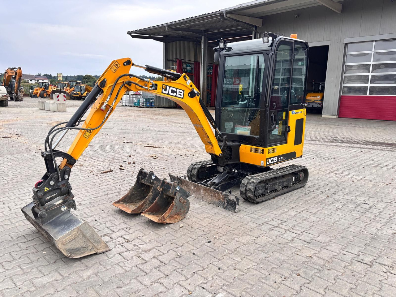 JCB 19C-1 - Mini pelle: photos 1 JCB 19C-1 - Mini pelle: photos 1