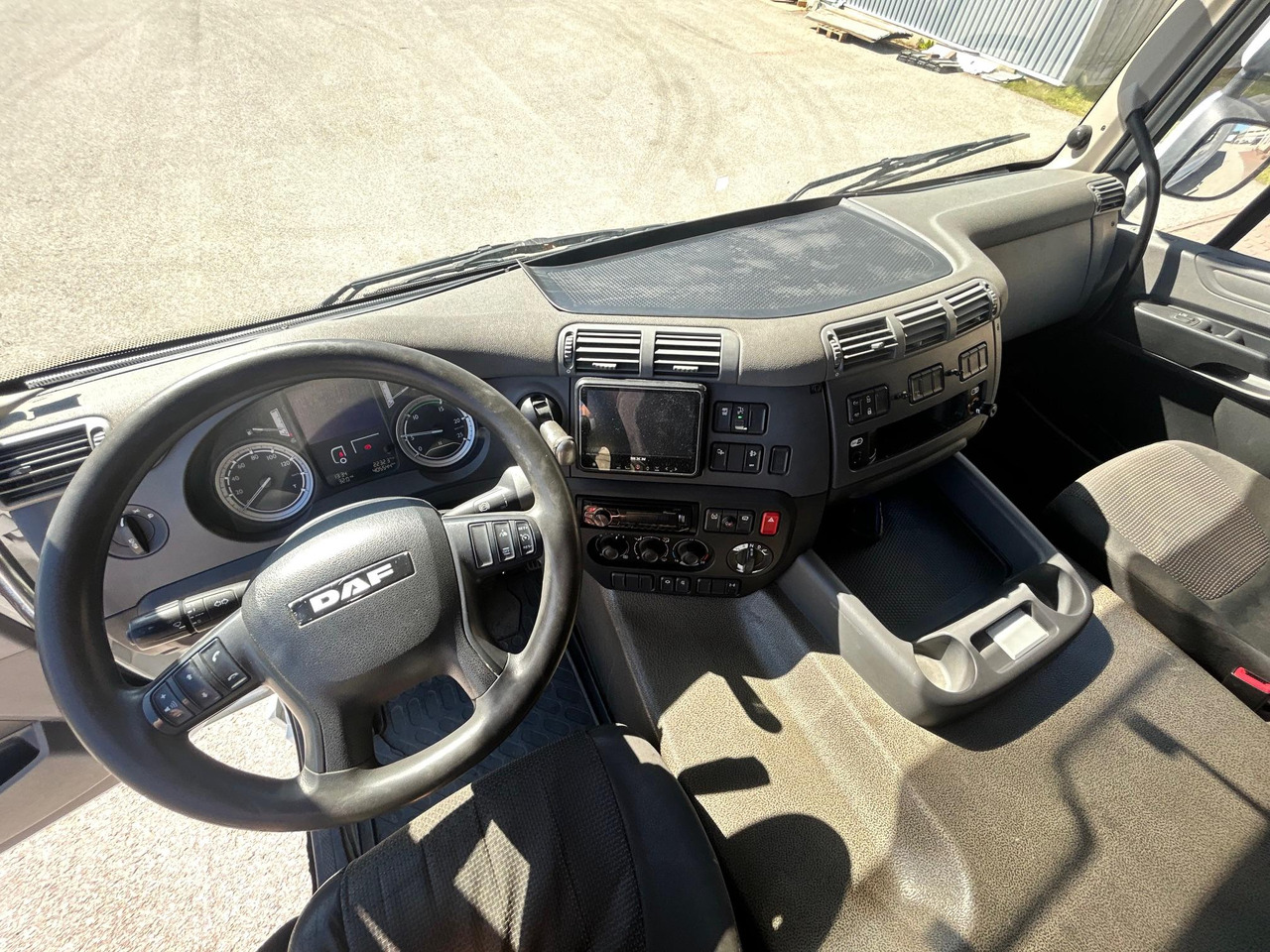 Camion frigorifique DAF CF330: photos 18 Camion frigorifique DAF CF330: photos 18