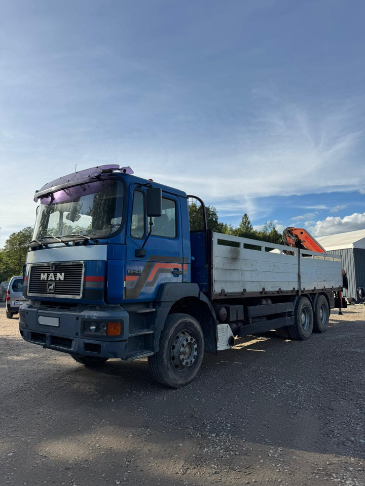 MAN 26.403 6x4 - Camion plateau, Camion grue: photos 3 MAN 26.403 6x4 - Camion plateau, Camion grue: photos 3