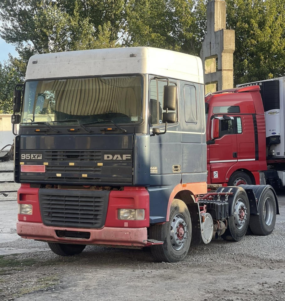 DAF 95.430 - Tracteur routier: photos 1 DAF 95.430 - Tracteur routier: photos 1