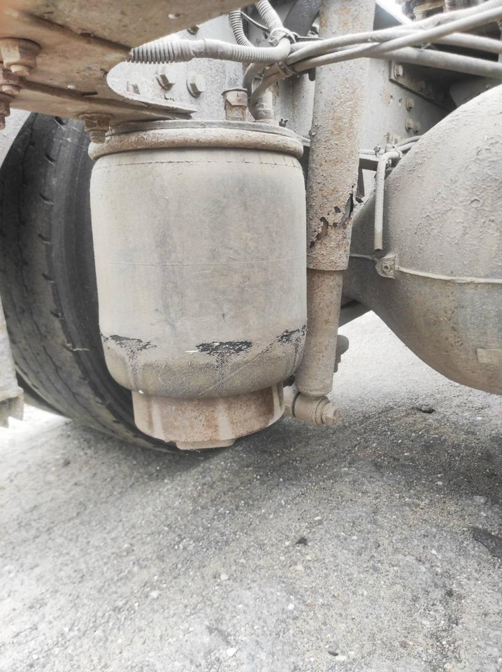 Tracteur routier RENAULT Magnum 440 ID1515S: photos 28