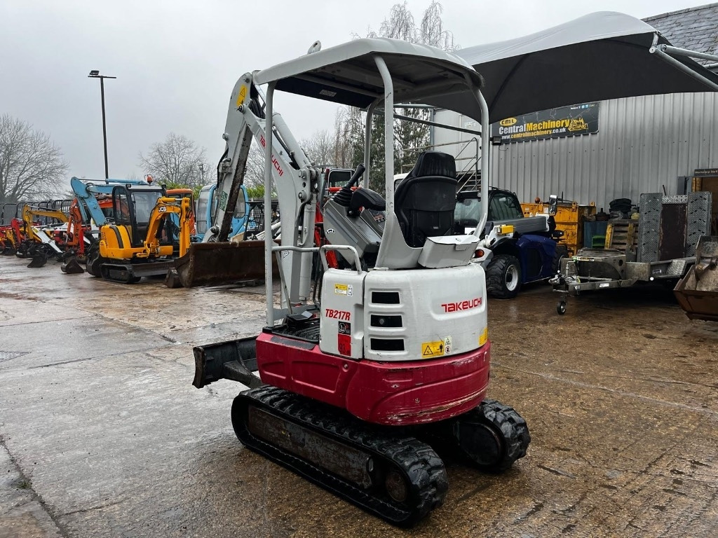 Takeuchi TB 217 R - Mini pelle: photos 5 Takeuchi TB 217 R - Mini pelle: photos 5