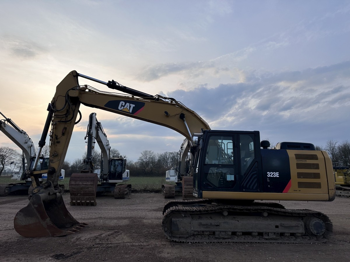 CATERPILLAR 323 EL Deutsche Maschine! Top !!! - Pelle sur chenille: photos 5 CATERPILLAR 323 EL Deutsche Maschine! Top !!! - Pelle sur chenille: photos 5