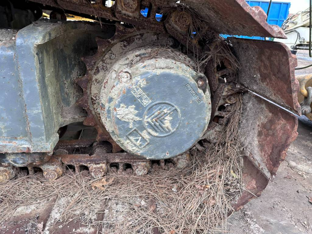 Liebherr LRB 155 for parts breaking dismantling - Mât de battage: photos 3 Liebherr LRB 155 for parts breaking dismantling - Mât de battage: photos 3