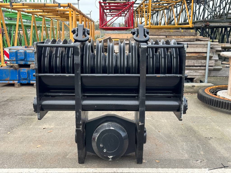 Kobelco CKE 2500 - Grue auxiliaire pour Engins de chantier: photos 3 Kobelco CKE 2500 - Grue auxiliaire pour Engins de chantier: photos 3