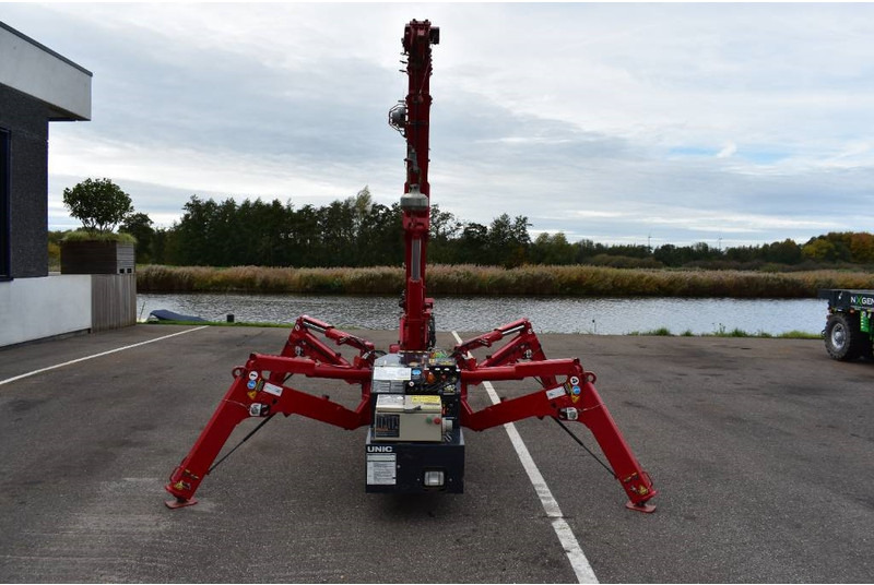 UNIC URW 295 - Mini grue: photos 3 UNIC URW 295 - Mini grue: photos 3