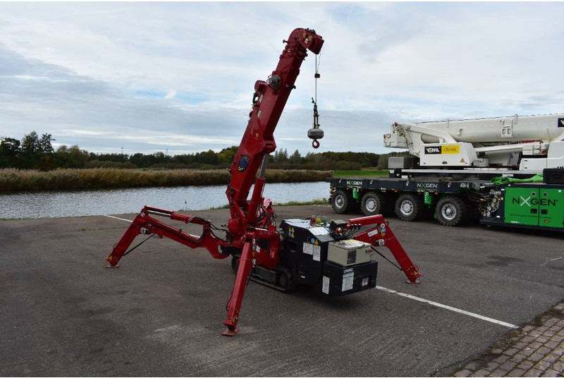 UNIC URW 295 - Mini grue: photos 4 UNIC URW 295 - Mini grue: photos 4