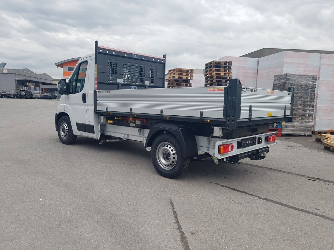 Fiat Ducato 35H L2H1 EKA 3-Seiten-Kipper 180 PS AHK - Utilitaire benne: photos 5 Fiat Ducato 35H L2H1 EKA 3-Seiten-Kipper 180 PS AHK - Utilitaire benne: photos 5