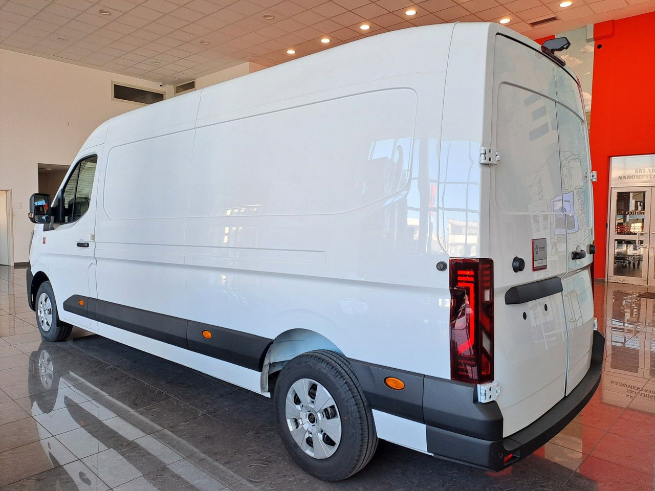 Renault Master L3H2 150 - NAV Klimaaut. Holzb. 270° - Fourgon utilitaire: photos 5 Renault Master L3H2 150 - NAV Klimaaut. Holzb. 270° - Fourgon utilitaire: photos 5