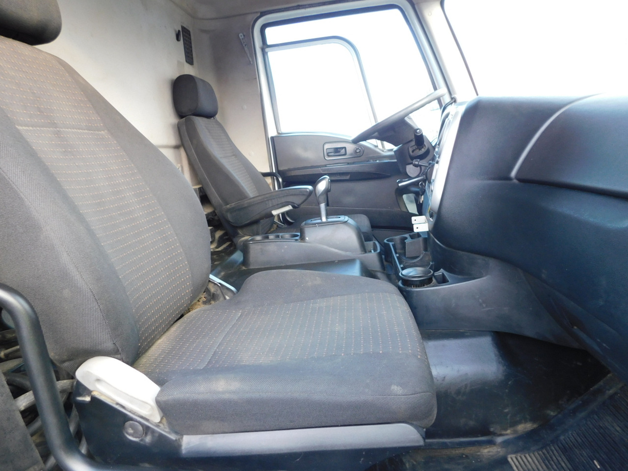 Ford 4142d 8x4 dcab e6 12tx2210 - Camion benne: photos 5 Ford 4142d 8x4 dcab e6 12tx2210 - Camion benne: photos 5