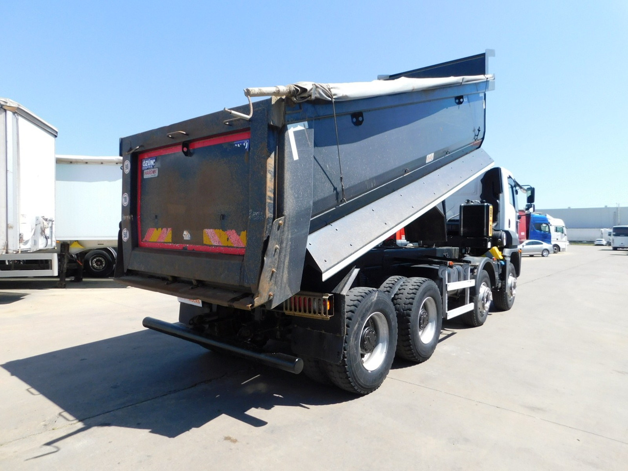 Ford 4142d 8x4 dcab e6 16s2230 - Camion benne: photos 3 Ford 4142d 8x4 dcab e6 16s2230 - Camion benne: photos 3