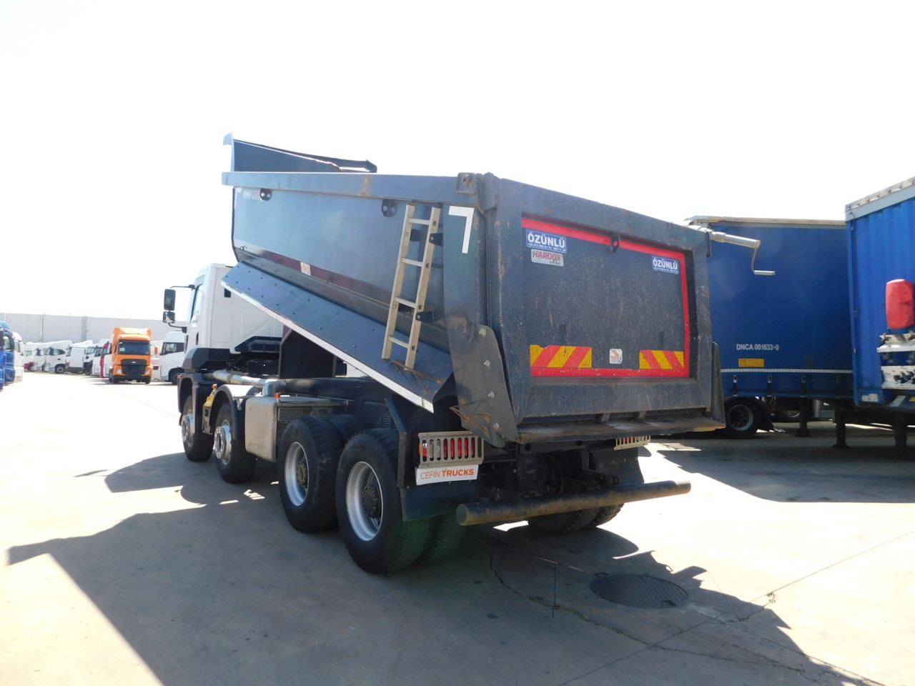 Ford 4142d 8x4 dcab e6 16s2230 - Camion benne: photos 4 Ford 4142d 8x4 dcab e6 16s2230 - Camion benne: photos 4