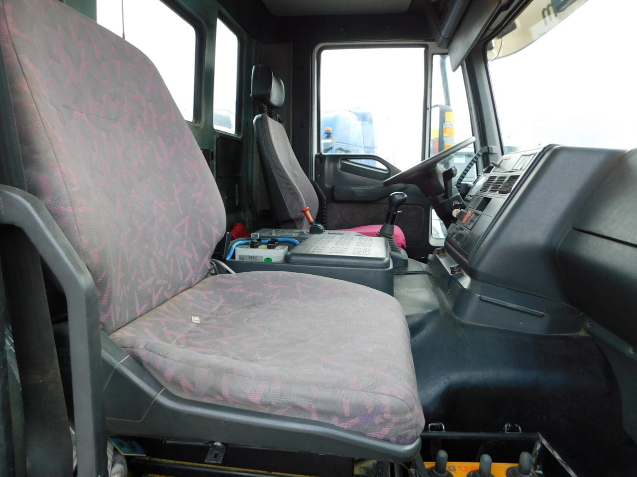 Iveco 410e44h80 - Camion malaxeur: photos 5 Iveco 410e44h80 - Camion malaxeur: photos 5