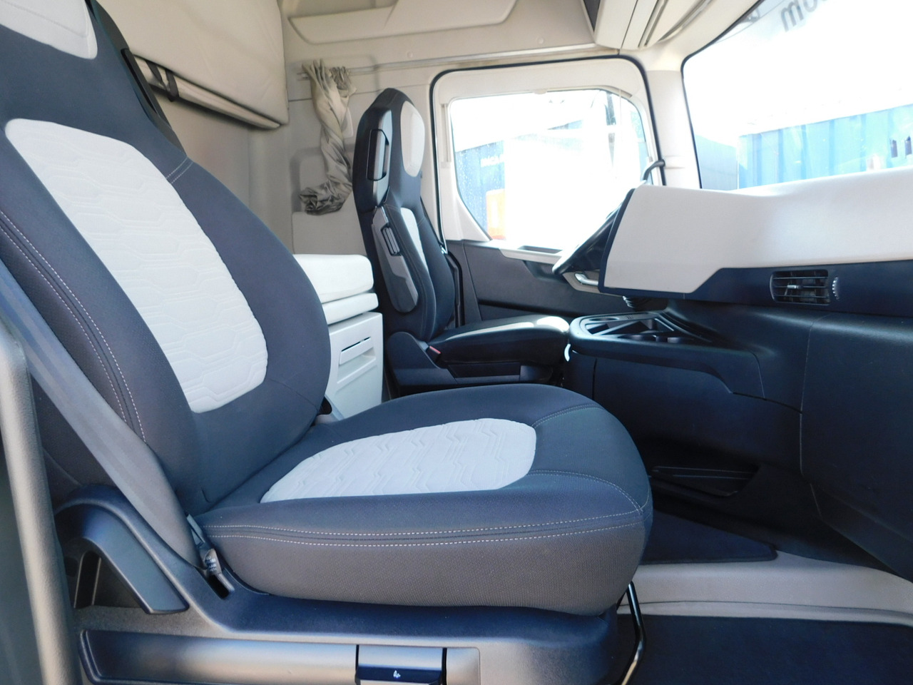 Ford F max 4x2 scab e6 12s2620 - Tracteur routier: photos 5 Ford F max 4x2 scab e6 12s2620 - Tracteur routier: photos 5