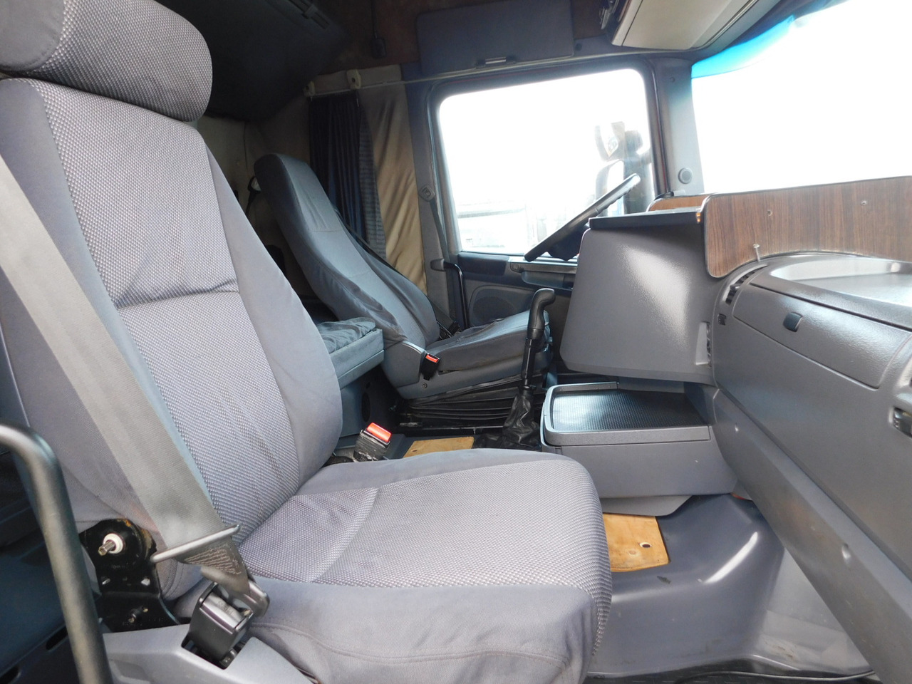 Scania R420 - Tracteur routier: photos 5 Scania R420 - Tracteur routier: photos 5