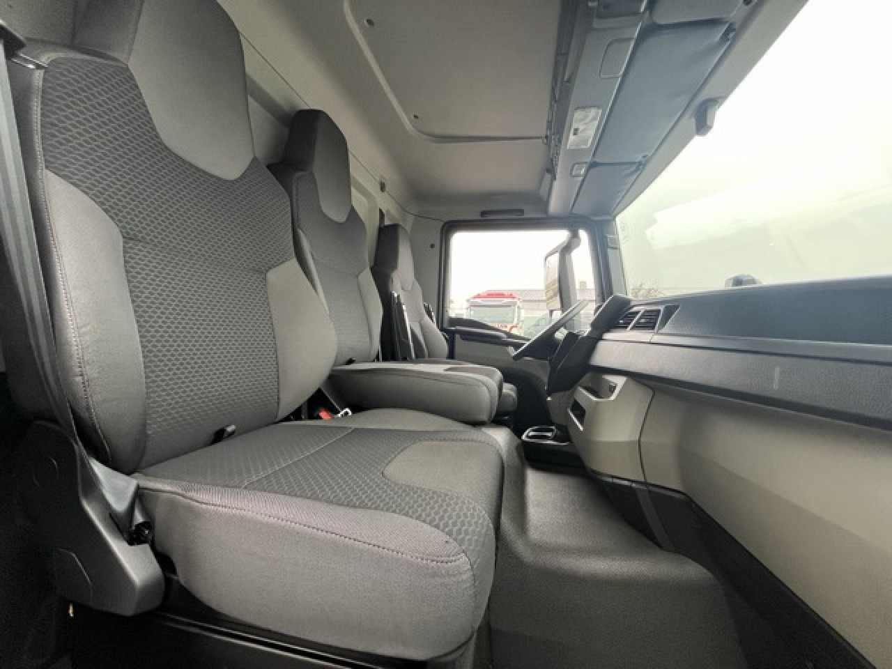 MAN TGL 12.250 4x2 BL CH Euro6 Klima AHK Luftfeder ZV - Camion fourgon: photos 3 MAN TGL 12.250 4x2 BL CH Euro6 Klima AHK Luftfeder ZV - Camion fourgon: photos 3