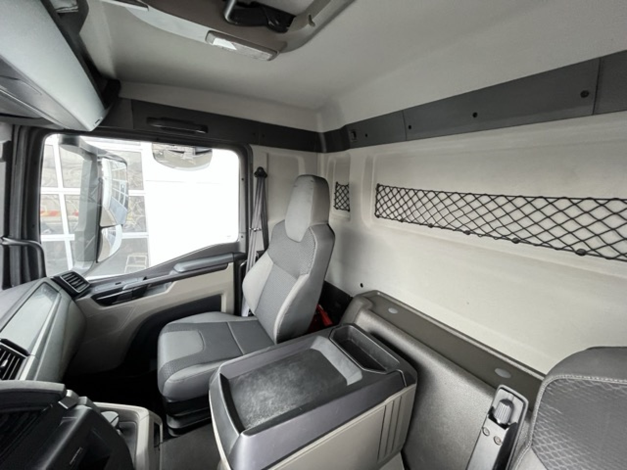 MAN TGS 26.360 6x2-4 LL Euro6 Klima AHK Luftfeder - Châssis cabine: photos 3 MAN TGS 26.360 6x2-4 LL Euro6 Klima AHK Luftfeder - Châssis cabine: photos 3