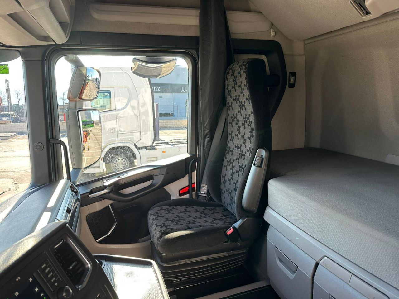Scania R 450 - Tracteur routier: photos 3 Scania R 450 - Tracteur routier: photos 3