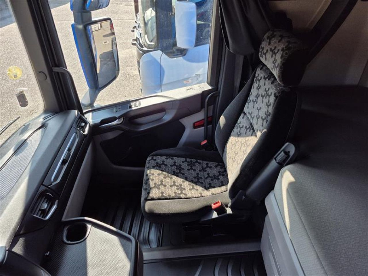 Scania R 450 - Tracteur routier: photos 5 Scania R 450 - Tracteur routier: photos 5