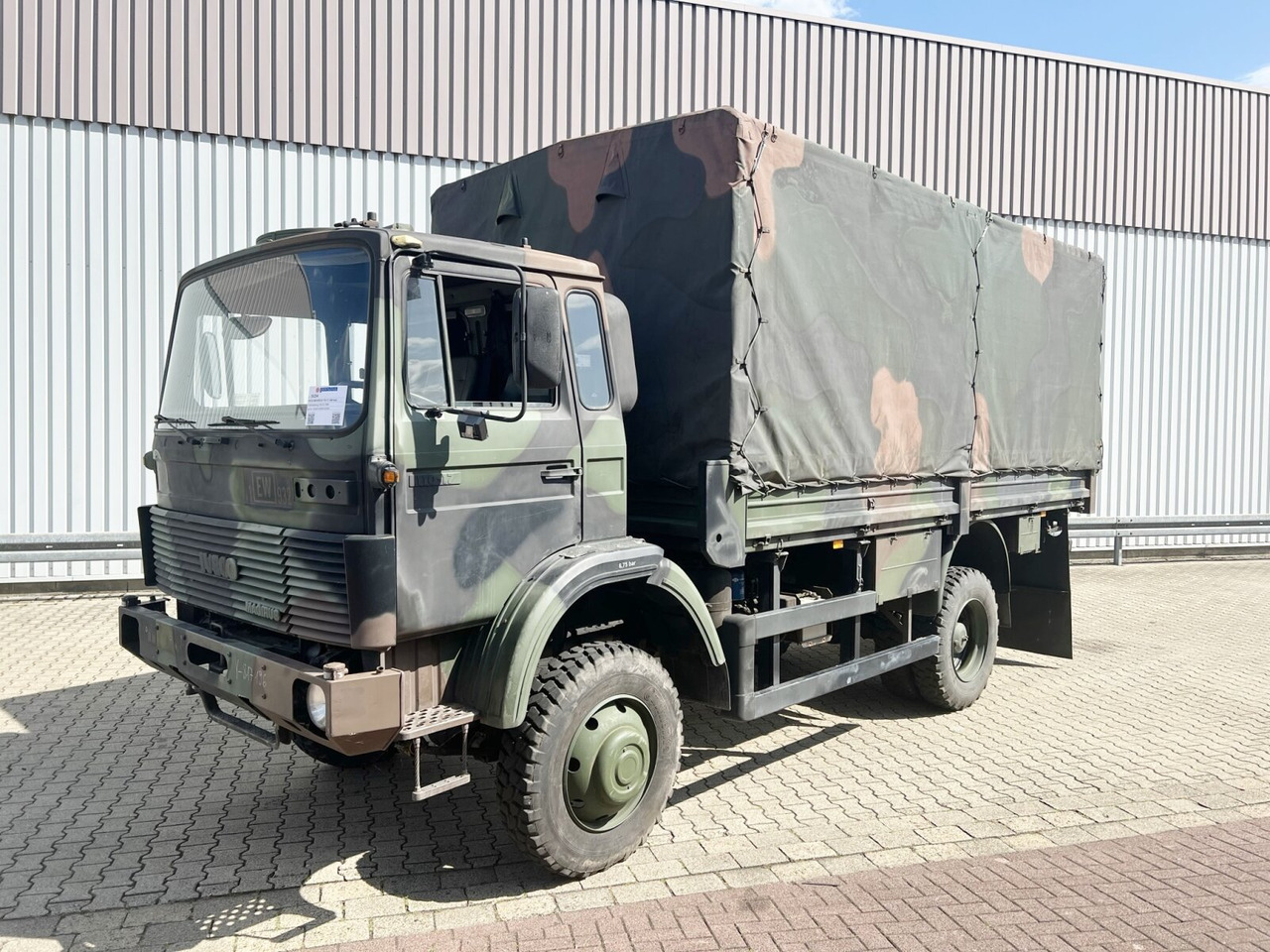 110-17 AW 4x4 110-17 AW 4x4, Ex-, Küche - Camion à rideaux coulissants: photos 1 110-17 AW 4x4 110-17 AW 4x4, Ex-, Küche - Camion à rideaux coulissants: photos 1