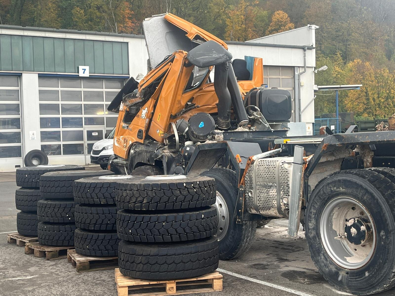 ASTRA HD9 86.50-90 8x6 ASTRA HD9 86.50-90 8x6, Unfallschaden, Cursor 13 - Châssis cabine: photos 1 ASTRA HD9 86.50-90 8x6 ASTRA HD9 86.50-90 8x6, Unfallschaden, Cursor 13 - Châssis cabine: photos 1
