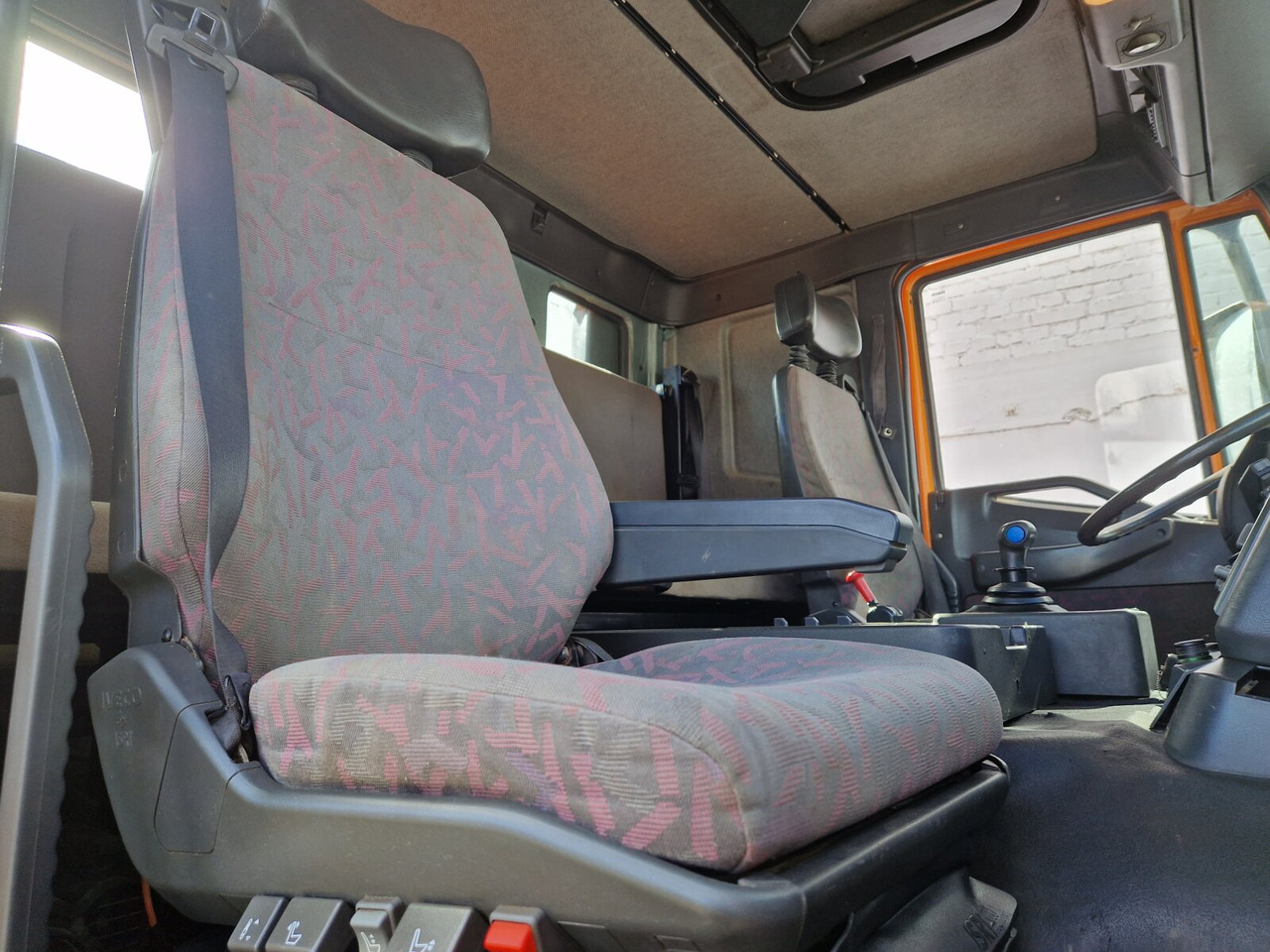 Andere Trakker 190E350 4x4 Trakker 190E350 4x4, Meiller-Kipper, Winterdienstausstattung - Camion benne: photos 5 Andere Trakker 190E350 4x4 Trakker 190E350 4x4, Meiller-Kipper, Winterdienstausstattung - Camion benne: photos 5