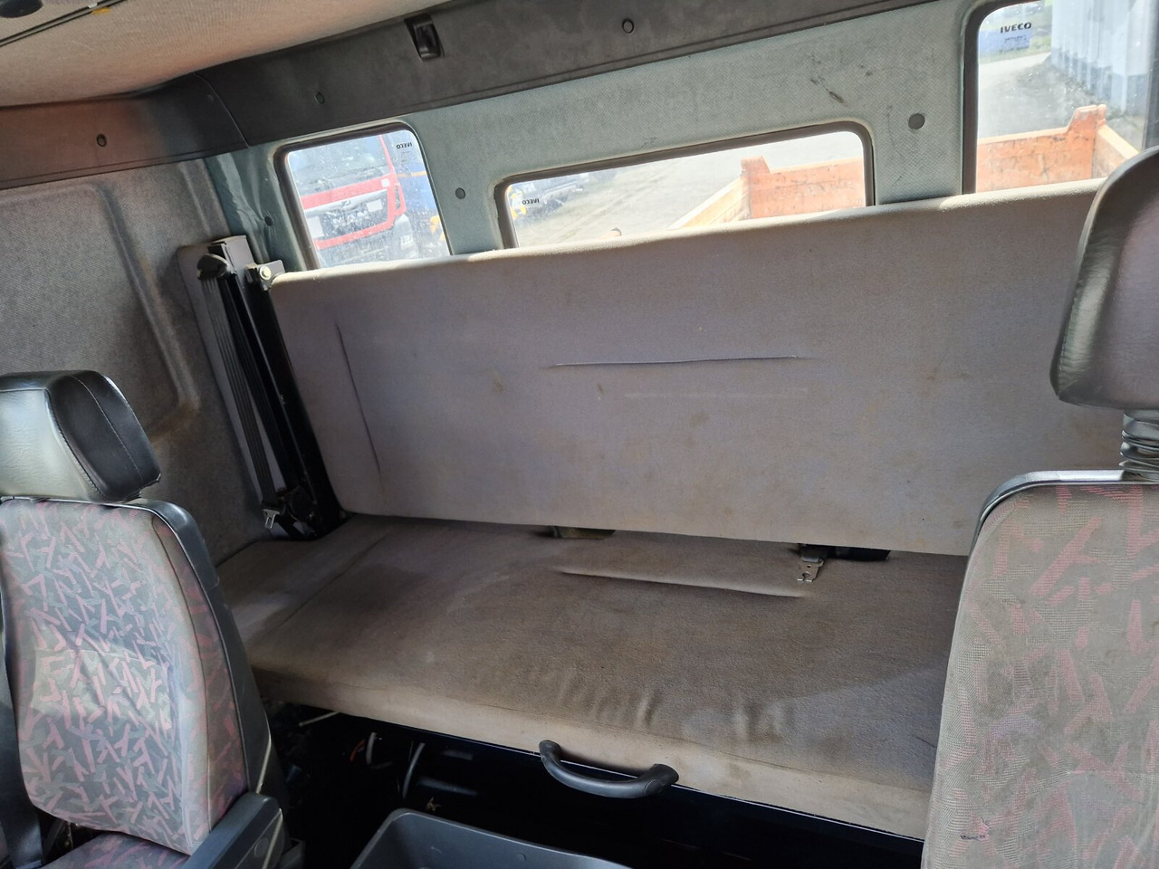 Andere Trakker 190E350 4x4 Trakker 190E350 4x4, Meiller-Kipper, Winterdienstausstattung - Camion benne: photos 3 Andere Trakker 190E350 4x4 Trakker 190E350 4x4, Meiller-Kipper, Winterdienstausstattung - Camion benne: photos 3