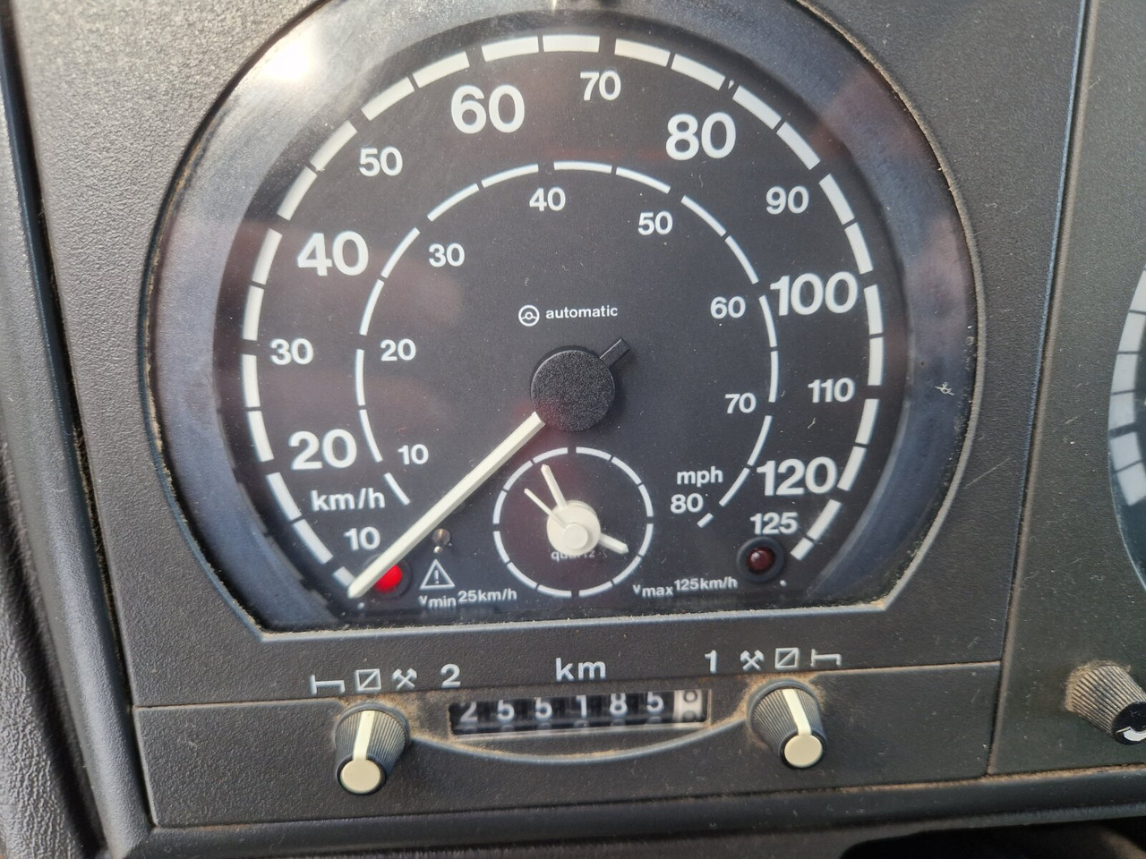 Andere Trakker 190E350 4x4 Trakker 190E350 4x4, Meiller-Kipper, Winterdienstausstattung - Camion benne: photos 2 Andere Trakker 190E350 4x4 Trakker 190E350 4x4, Meiller-Kipper, Winterdienstausstattung - Camion benne: photos 2