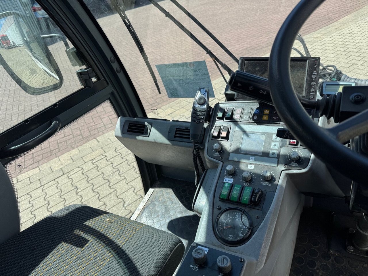 Hako Multicar Citymaster 2000 3B Kehrmaschine 4x2 Multicar Citymaster 2000 3B Kehrmaschine 4x2 - Camion: photos 4 Hako Multicar Citymaster 2000 3B Kehrmaschine 4x2 Multicar Citymaster 2000 3B Kehrmaschine 4x2 - Camion: photos 4