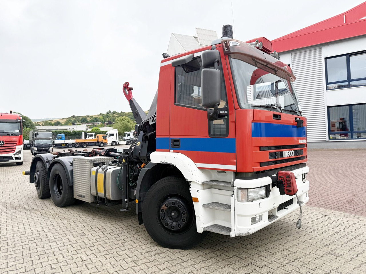 Camion ampliroll, Camion grue EuroTech 240E38 6x2-4 EuroTech 240E38 6x2-4, Lift-/Lenkachse, Seilwinde, Kran Hiab 100: photos 12 Camion ampliroll, Camion grue EuroTech 240E38 6x2-4 EuroTech 240E38 6x2-4, Lift-/Lenkachse, Seilwinde, Kran Hiab 100: photos 12
