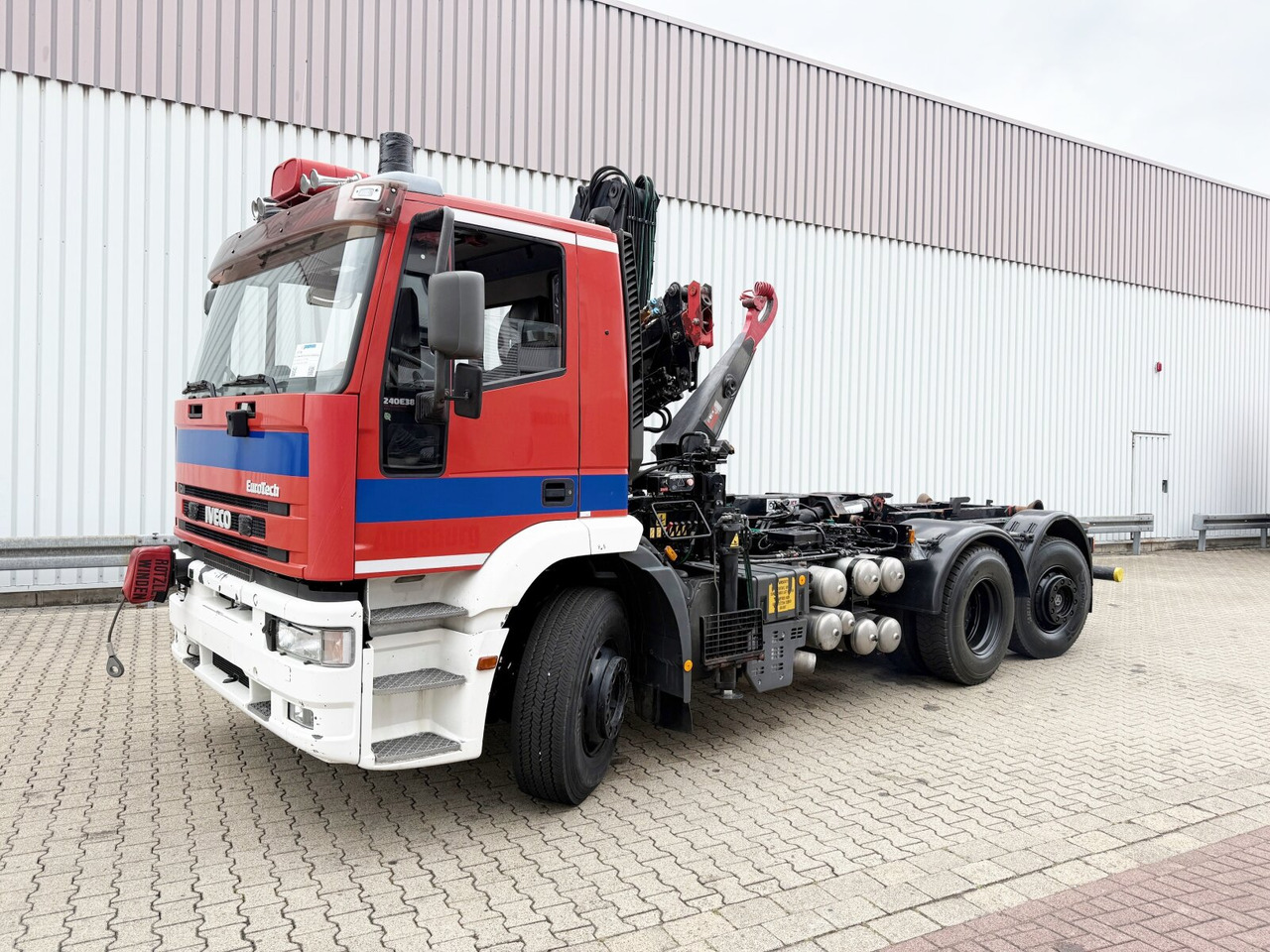 Camion ampliroll, Camion grue EuroTech 240E38 6x2-4 EuroTech 240E38 6x2-4, Lift-/Lenkachse, Seilwinde, Kran Hiab 100: photos 8 Camion ampliroll, Camion grue EuroTech 240E38 6x2-4 EuroTech 240E38 6x2-4, Lift-/Lenkachse, Seilwinde, Kran Hiab 100: photos 8