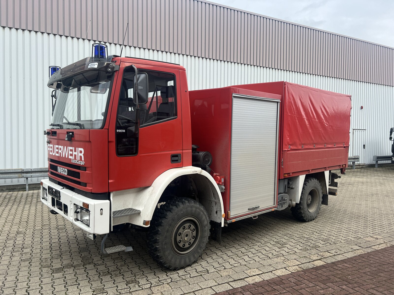 FF 95 E 18 4x4 FF 95 E 18 4x4, Feuerwehr - Ambulance: photos 1 FF 95 E 18 4x4 FF 95 E 18 4x4, Feuerwehr - Ambulance: photos 1