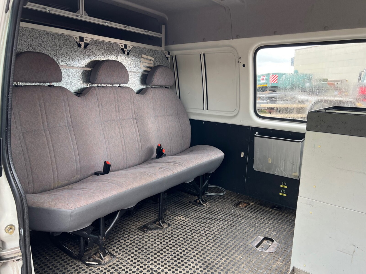 Ford Transit 2.0 4x2 Transit 2.0 4x2, Benziner! - Utilitaire double cabine: photos 5 Ford Transit 2.0 4x2 Transit 2.0 4x2, Benziner! - Utilitaire double cabine: photos 5