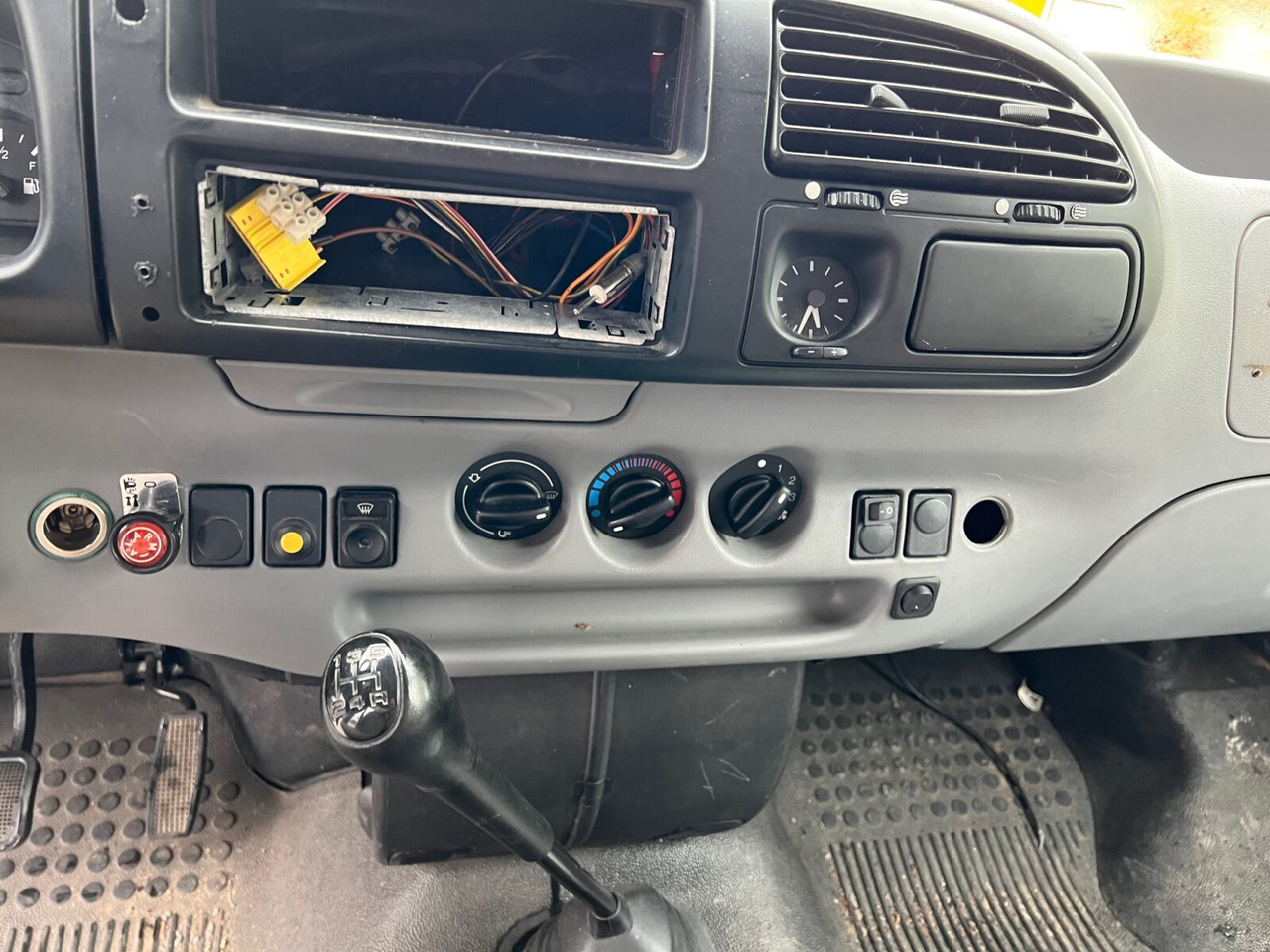 Ford Transit 2.0 4x2 Transit 2.0 4x2, Benziner! - Utilitaire double cabine: photos 2 Ford Transit 2.0 4x2 Transit 2.0 4x2, Benziner! - Utilitaire double cabine: photos 2
